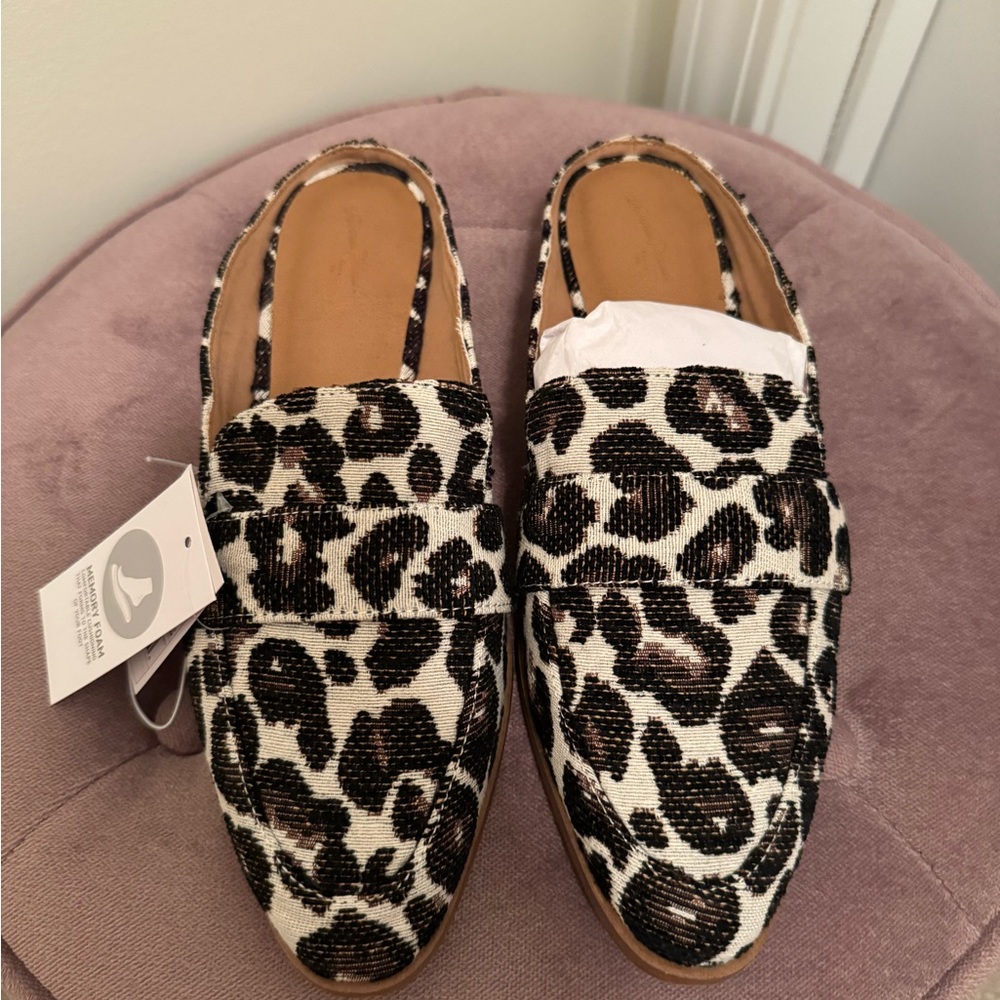 Universal Thread Leopard print mules